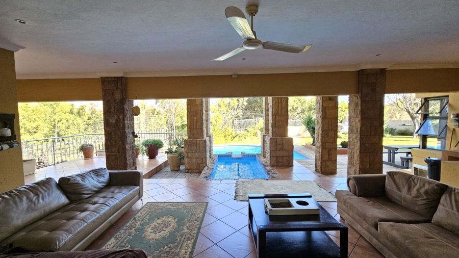 5 Bedroom Property for Sale in Birdwood Estate North West